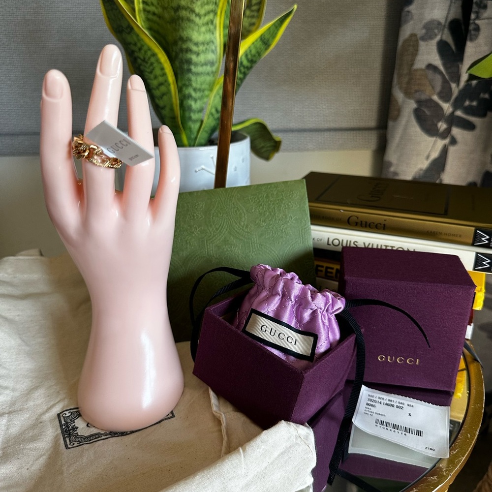 Gucci NWT Gold Interlocking Ring